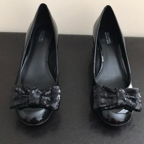 Black Patent Leather Pumps - Picture 5 of 7